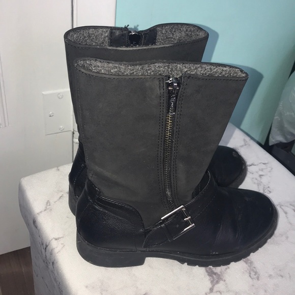 Shoes - Super cute boots 👢